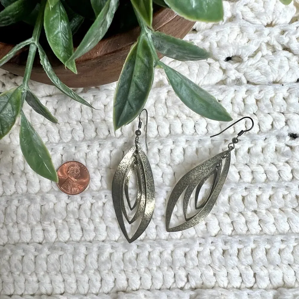VINTAGE Women's Textured Goldtone Layered Fishhook Dangle Earrings Pierced